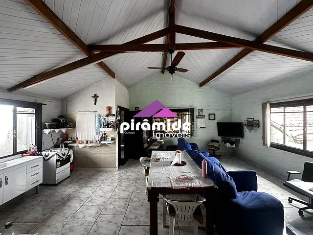 Casa com 364m² 3 quartos e 2 banheiros, à venda, no bairro Vila Sinhá em São José dos Campos