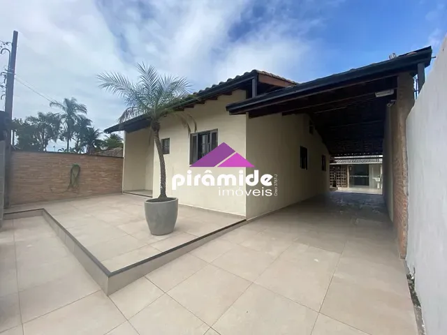Casa com 200m² 3 quartos e 3 banheiros, à venda, no bairro Martim de Sá em Caraguatatuba