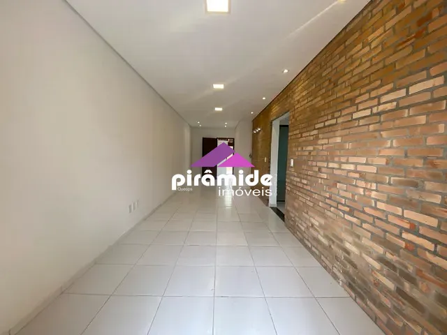 Casa com 200m² 3 quartos e 3 banheiros, à venda, no bairro Martim de Sá em Caraguatatuba
