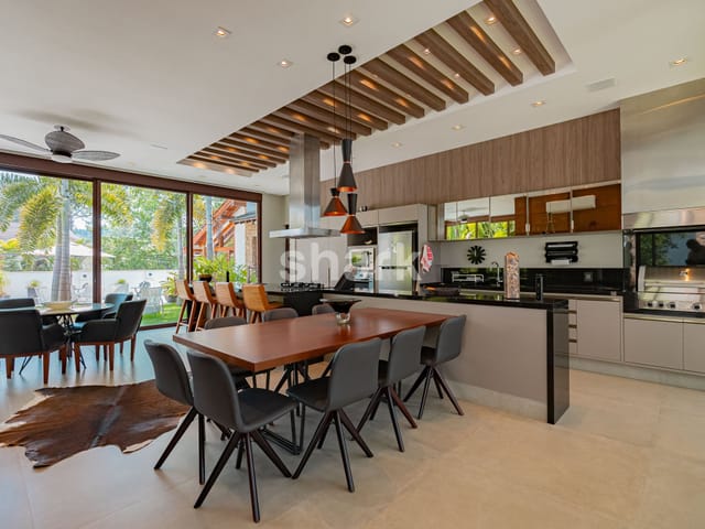 Casa com 1080m² 4 quartos e 7 banheiros, à venda, no bairro Alphaville em Santana de Parnaíba