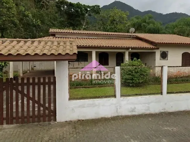 Casa com 979m² 3 quartos e 3 banheiros, à venda, no bairro Barra Seca em Ubatuba