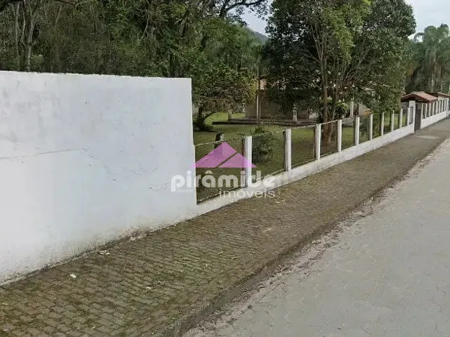 Casa com 979m² 3 quartos e 3 banheiros, à venda, no bairro Barra Seca em Ubatuba
