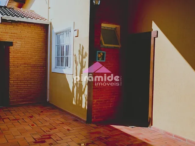 Casa com 250m² 5 quartos e 3 banheiros, para alugar, no bairro Bosque dos Eucaliptos em São José dos Campos