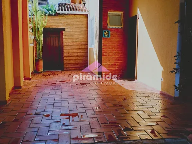 Casa com 250m² 5 quartos e 3 banheiros, para alugar, no bairro Bosque dos Eucaliptos em São José dos Campos