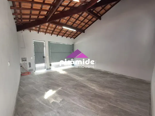 Casa com 150m² 2 quartos e 2 banheiros, à venda, no bairro Jaraguá em Caraguatatuba
