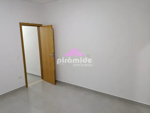 Casa com 150m² 2 quartos e 1 banheiro, à venda, no bairro Jaraguá em Caraguatatuba