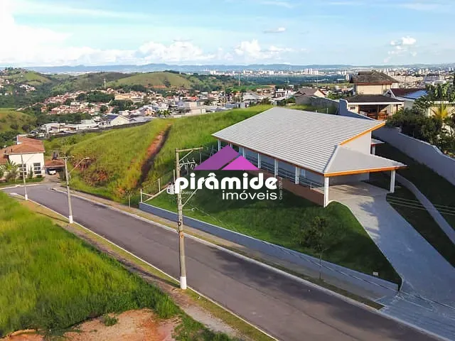 Casa 3 quartos e 3 banheiros, à venda, no bairro Condomínio Residencial Mantiqueira em São José dos Campos