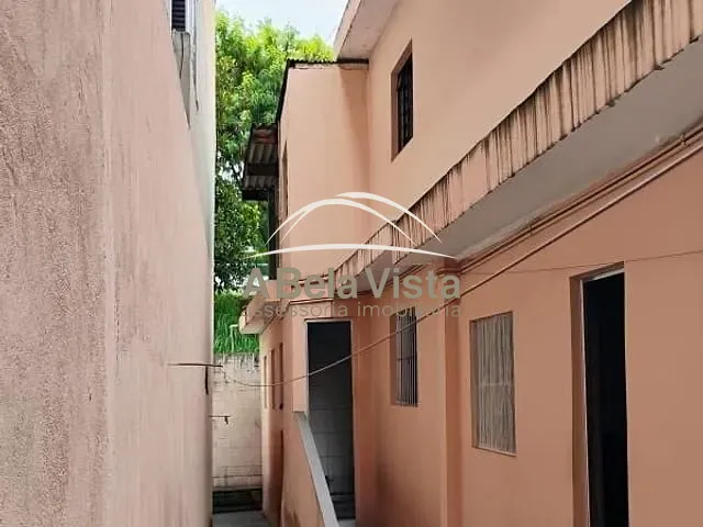 Casa com 174m² 6 quartos e 3 banheiros, à venda, no bairro Jardim Roberto em Osasco