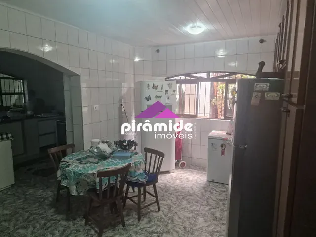 Casa com 310m² 4 quartos e 4 banheiros, à venda, no bairro Jardim São Jorge em São José dos Campos