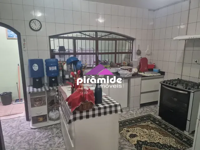 Casa com 310m² 4 quartos e 4 banheiros, à venda, no bairro Jardim São Jorge em São José dos Campos