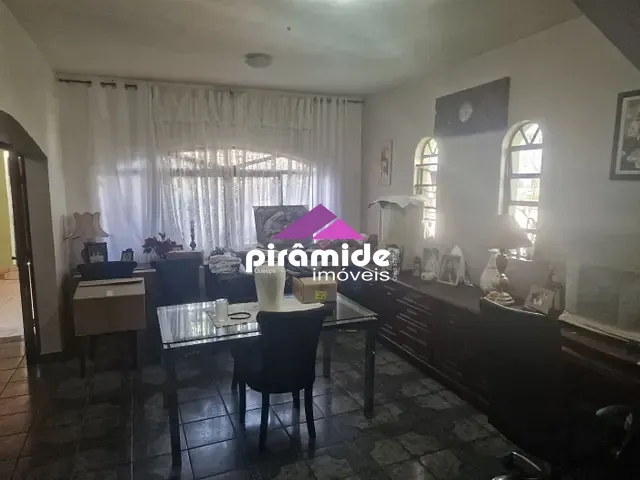 Casa com 310m² 4 quartos e 4 banheiros, à venda, no bairro Jardim São Jorge em São José dos Campos