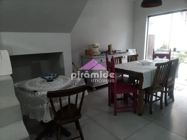 Casa 3 quartos e 1 banheiro, à venda, no bairro Bosque dos Eucaliptos em São José dos Campos