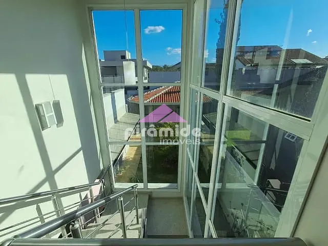 Casa com 480m² 4 quartos e 6 banheiros, à venda, no bairro Jardim Esplanada em São José dos Campos