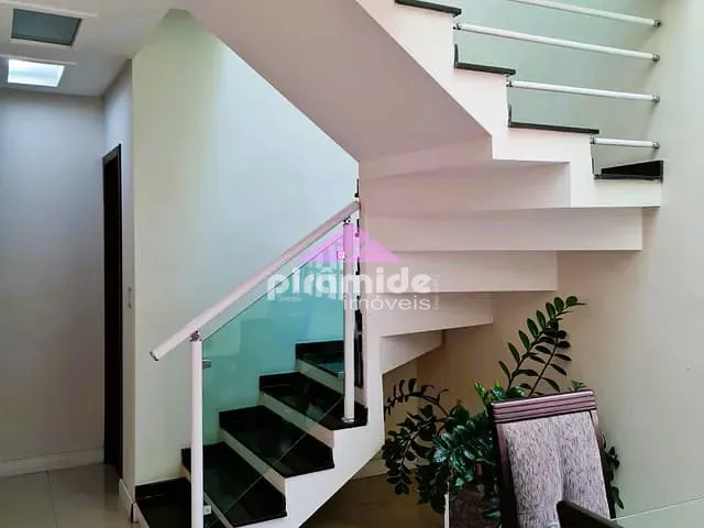 Casa 3 quartos e 3 banheiros, à venda, no bairro Jardim Rodolfo em São José dos Campos
