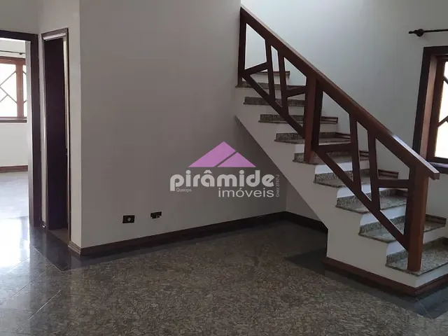 Casa com 300m² 6 quartos e 5 banheiros, à venda, no bairro Jardim Santa Maria em Jacareí