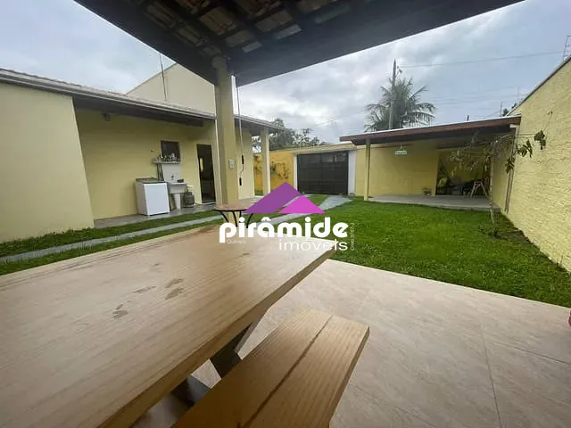 Casa 3 quartos e 3 banheiros, à venda, no bairro Aruan em Caraguatatuba