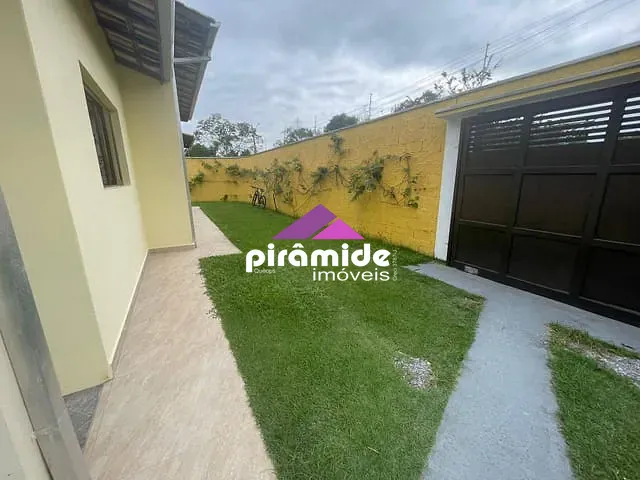 Casa 3 quartos e 3 banheiros, à venda, no bairro Aruan em Caraguatatuba