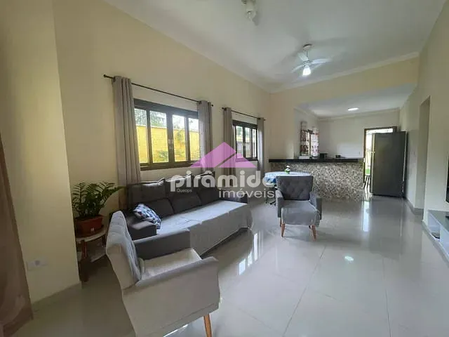 Casa 3 quartos e 3 banheiros, à venda, no bairro Aruan em Caraguatatuba