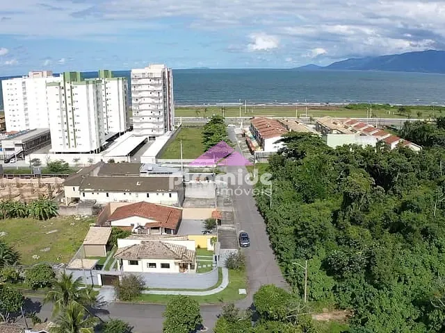 Casa 3 quartos e 3 banheiros, à venda, no bairro Aruan em Caraguatatuba