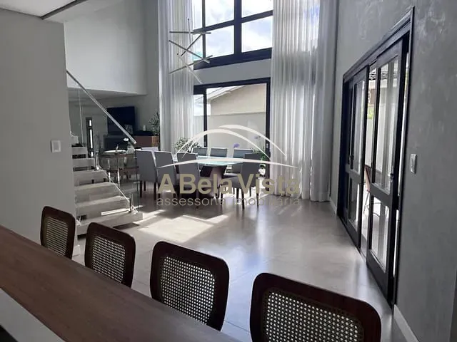 Casa 4 quartos e 6 banheiros, à venda, no bairro Nova Higienópolis em Jandira