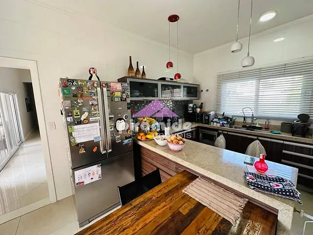Casa 3 quartos e 5 banheiros, à venda, no bairro Urbanova em São José dos Campos