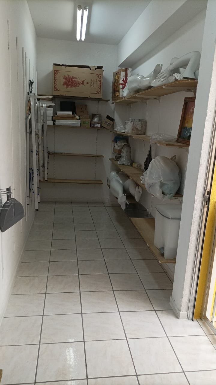 Casa, 1 quarto, 300 m² - Foto 29