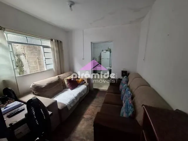 Casa com 173m² 2 quartos e 1 banheiro, à venda, no bairro Jardim Três José em São José dos Campos