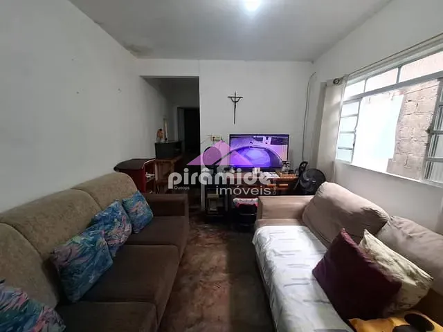 Casa com 173m² 2 quartos e 1 banheiro, à venda, no bairro Jardim Três José em São José dos Campos