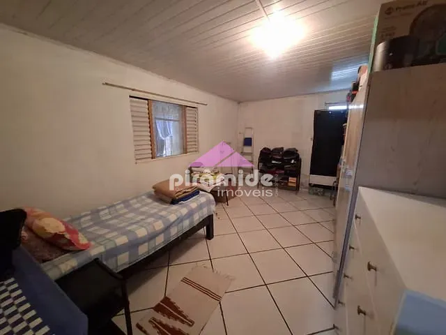 Casa com 173m² 2 quartos e 1 banheiro, à venda, no bairro Jardim Três José em São José dos Campos