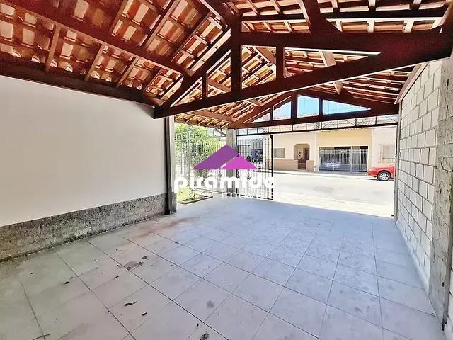 Casa 3 quartos e 2 banheiros, à venda, no bairro Jardim Paraíba em Jacareí