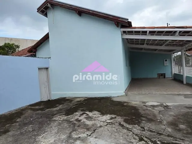 Casa 3 quartos e 2 banheiros, à venda, no bairro Santana em São José dos Campos