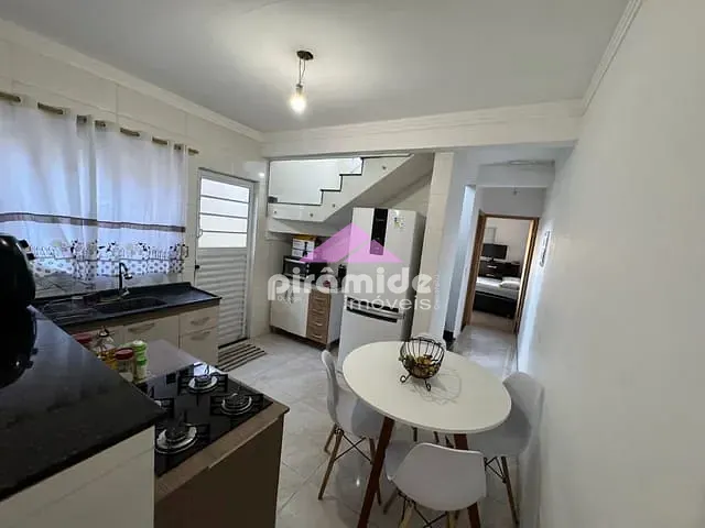 Casa 4 quartos e 4 banheiros, à venda, no bairro Jardim Satélite em São José dos Campos