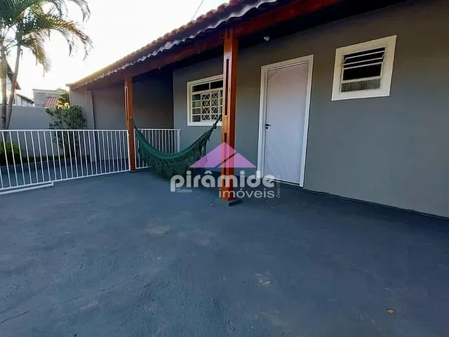 Casa com 164m² 2 quartos e 2 banheiros, à venda, no bairro Jardim Oriente em São José dos Campos