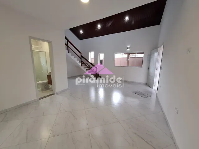 Casa com 242m² 5 quartos e 2 banheiros, à venda, no bairro Indaiá em Caraguatatuba