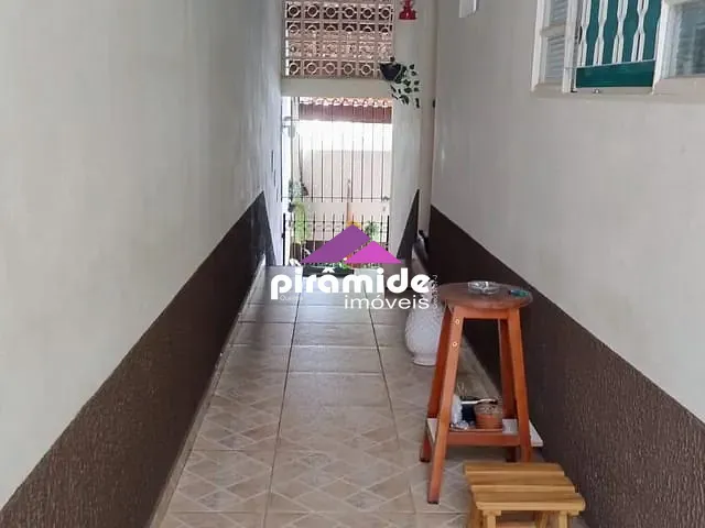 Casa 2 quartos e 1 banheiro, à venda, no bairro Jardim Minas Gerais em São José dos Campos