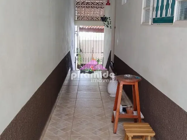 Casa 2 quartos e 1 banheiro, à venda, no bairro Jardim Minas Gerais em São José dos Campos
