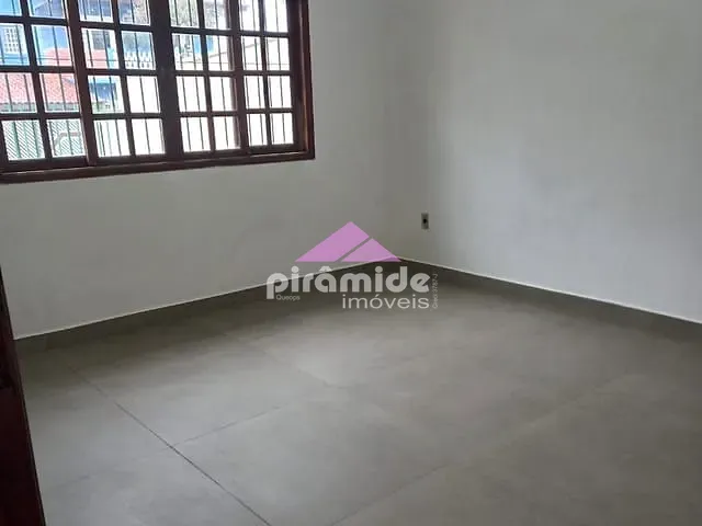 Casa 2 quartos e 2 banheiros, para alugar, no bairro Jardim das Indústrias em São José dos Campos