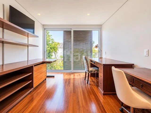 Casa com 1300m² 6 quartos e 8 banheiros, à venda, no bairro Tamboré em Santana de Parnaíba