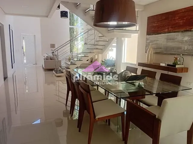 Casa com 360m² 3 quartos e 4 banheiros, à venda, no bairro Jardim Califórnia em Jacareí