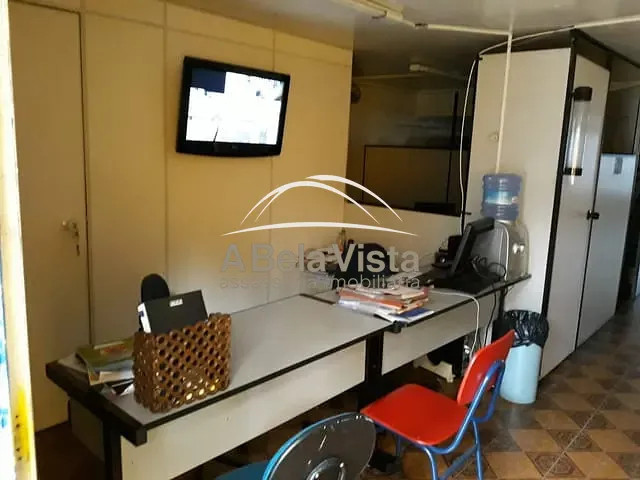Casa com 600m², à venda, no bairro Pestana em Osasco