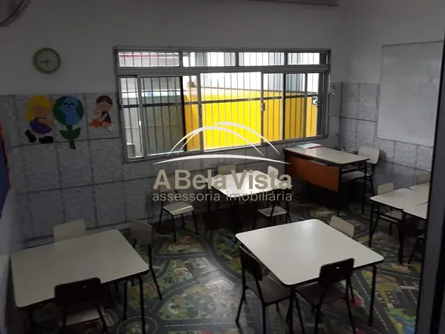 Casa com 600m², à venda, no bairro Pestana em Osasco