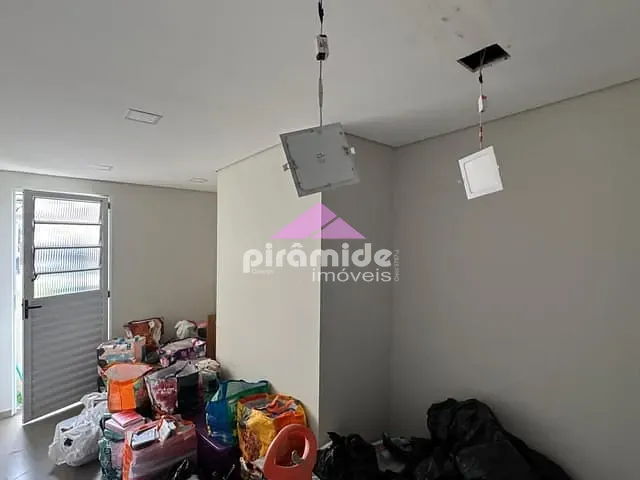 Casa com 310m² 4 quartos e 3 banheiros, à venda, no bairro Jardim Alvorada em São José dos Campos