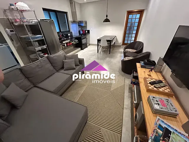 Casa com 200m² 2 quartos e 2 banheiros, à venda, no bairro Estrela Dalva em Caraguatatuba