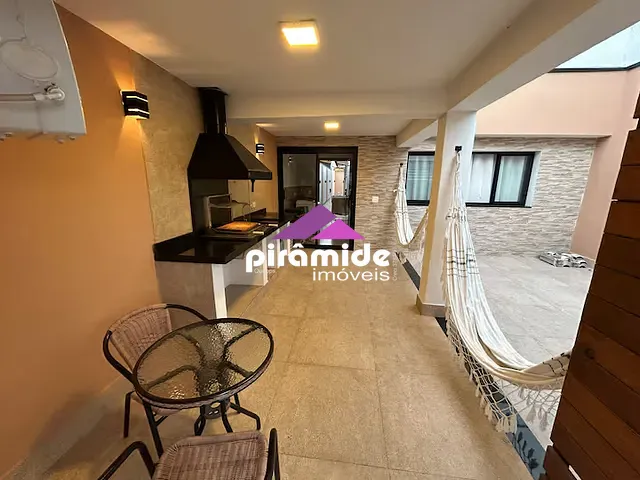 Casa com 200m² 2 quartos e 2 banheiros, à venda, no bairro Estrela Dalva em Caraguatatuba
