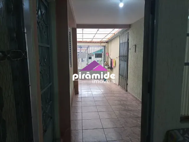 Casa 6 quartos e 2 banheiros, à venda, no bairro Cidade Morumbi em São José dos Campos
