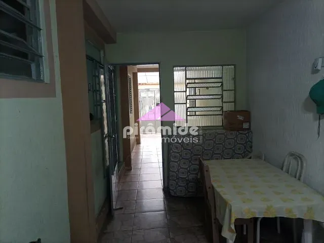 Casa 6 quartos e 2 banheiros, à venda, no bairro Cidade Morumbi em São José dos Campos