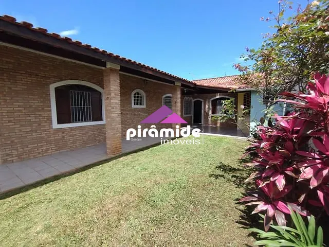 Casa 2 quartos e 3 banheiros, à venda, no bairro Porto Novo em Caraguatatuba