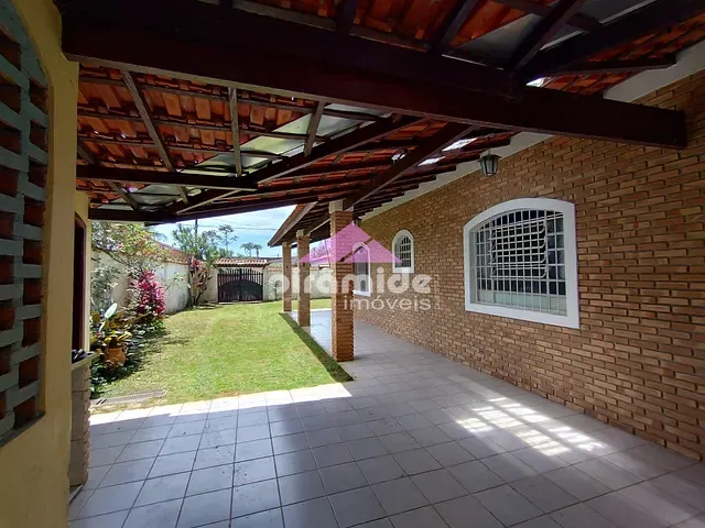 Casa 2 quartos e 3 banheiros, à venda, no bairro Porto Novo em Caraguatatuba