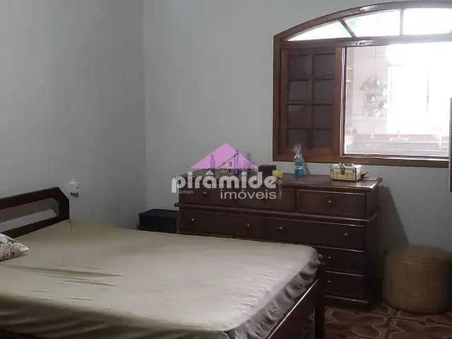 Casa 3 quartos e 2 banheiros, à venda, no bairro Jardim Satélite em São José dos Campos