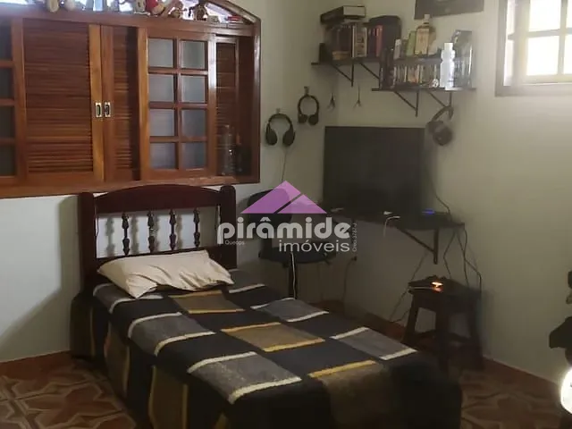 Casa 3 quartos e 2 banheiros, à venda, no bairro Jardim Satélite em São José dos Campos
